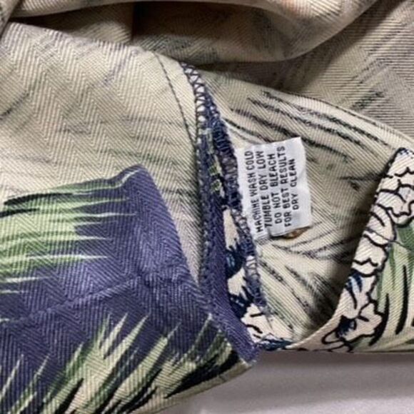 Tommy Bahama 100% Silk Hawaiian Button Down Shirt Sz M - Picture 6 of 7
